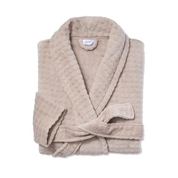 Luxurious Beige Robe - Picture 2 of 2